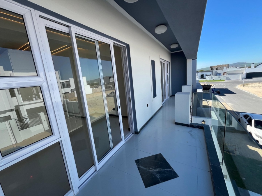4 Bedroom Property for Sale in Sandown Western Cape
